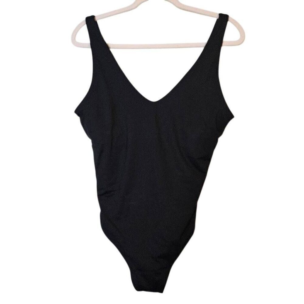 Athleta womens one piece swimsuit,  black.  Size L.   #814